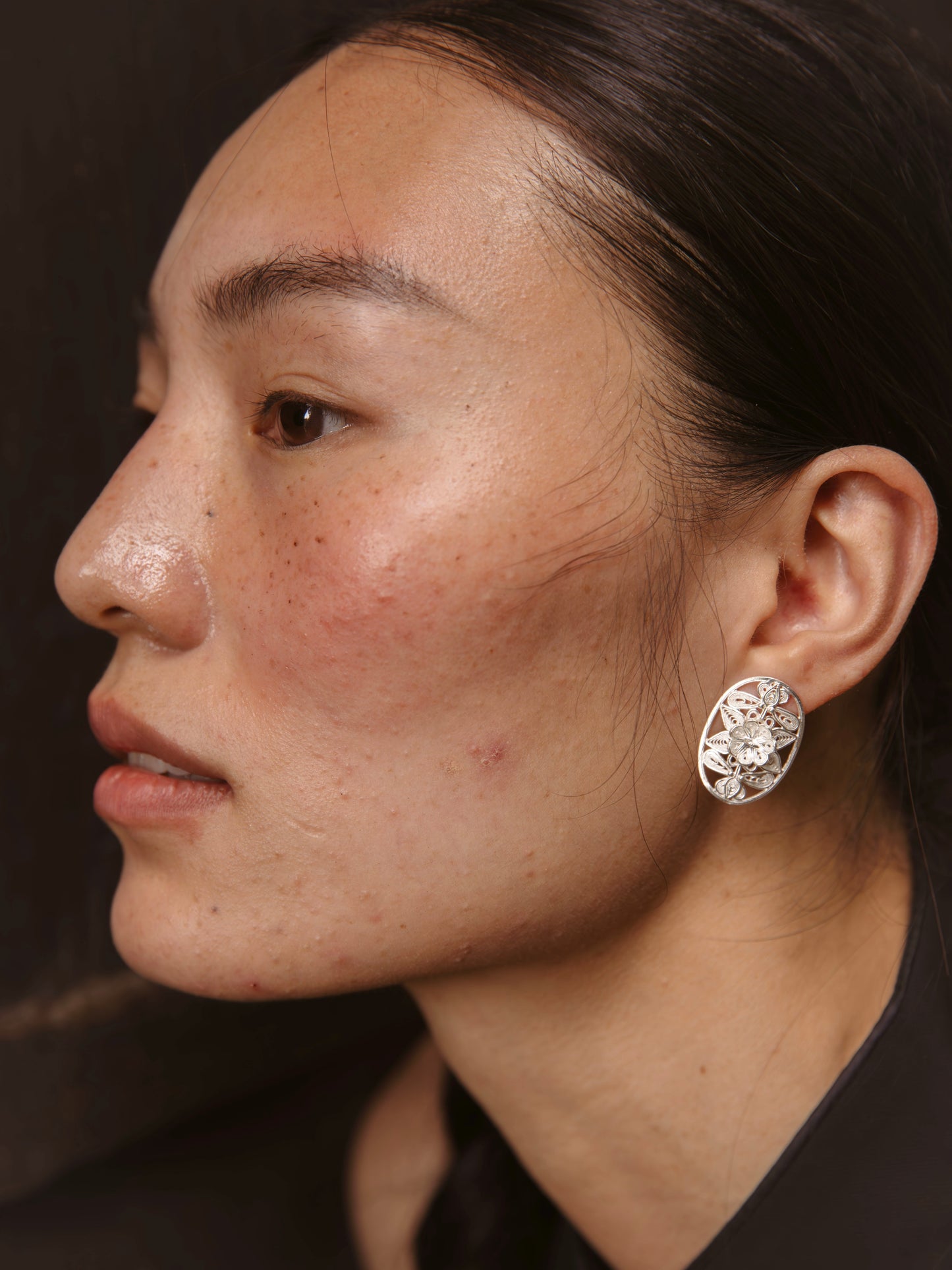 Oval Filigree Motif Earrings